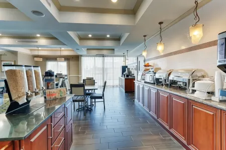 Comfort Inn & Suites