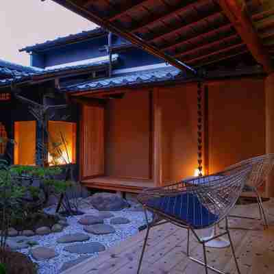 加里屋旅館Q Hotel Exterior