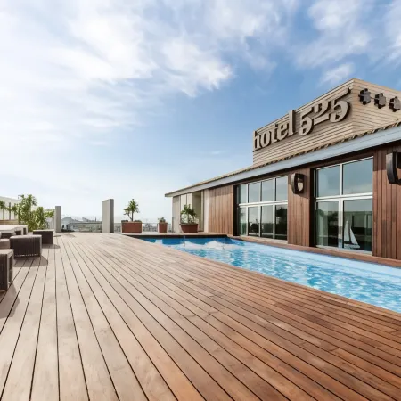 Hotel 525
