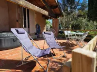 "Lo Pitchoun" cottage in the heart of nature, with Jacuzzi