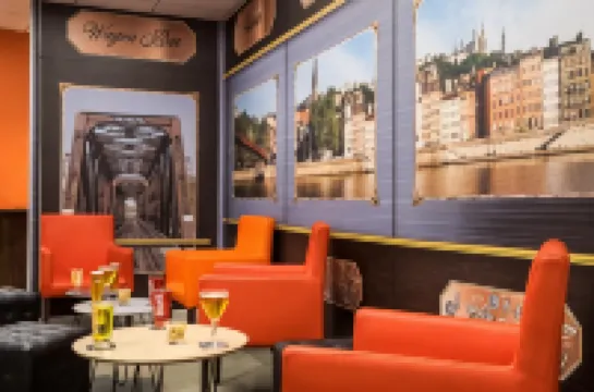 โฮเต็ล วิคตอเรีย ลียง เซ็นเตอร์ เปร์ราช คอนฟลูเอนซ์