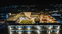 Grand Bayu Hill Hotel Hotels near Toko Emas Permata