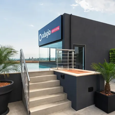 Aparthotel Adagio Malta Central Отели в г. Мсида