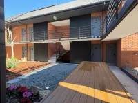 Spring Hill Terraces Motel & Apartments