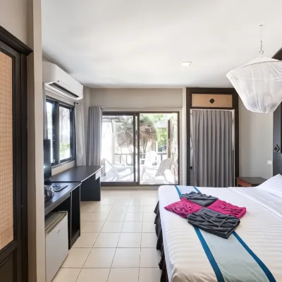 Seetanu Bungalows Hotels near Srithanu Beach