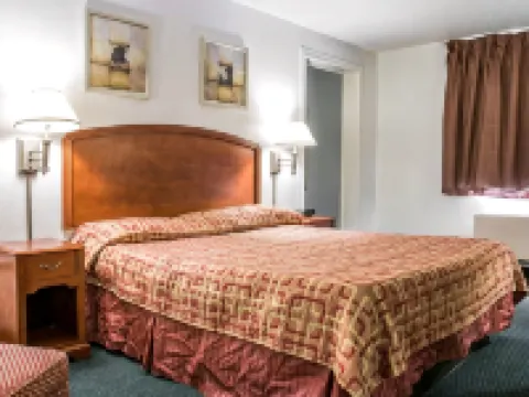 Econo Lodge Kalamazoo Near Wings Stadium Hotels in Kalamazoo