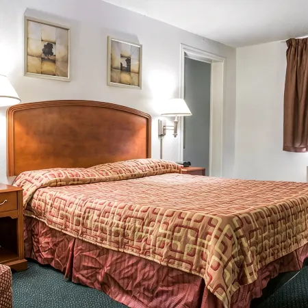 Econo Lodge Kalamazoo Near Wings Stadium