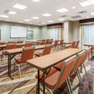 Hampton Inn & Suites Chicago-Libertyville Hotels in Libertyville