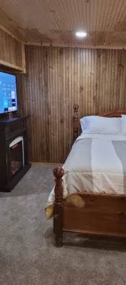 Pine Acres Getaway, 10 acres of fun and relaxation. - Homestays