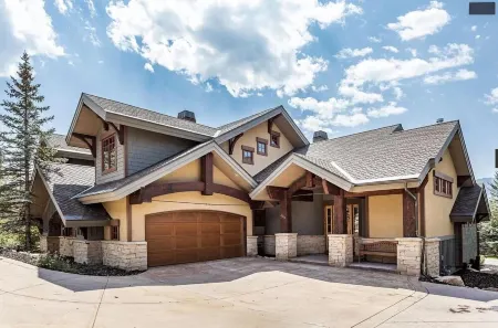 Beautiful, Comfortable, Well Appointed House; Amazing Views, Excellent Location