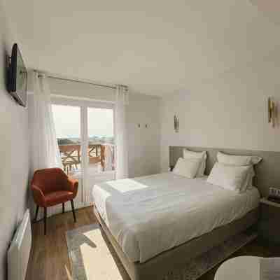 Logis Hôtel Saint-Guirec et de la Plage Rooms