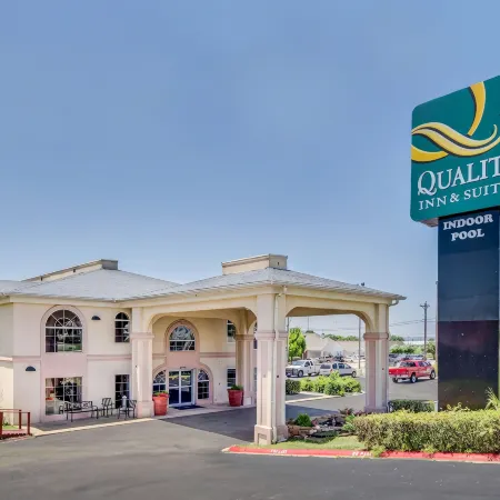 Quality Inn & Suites
