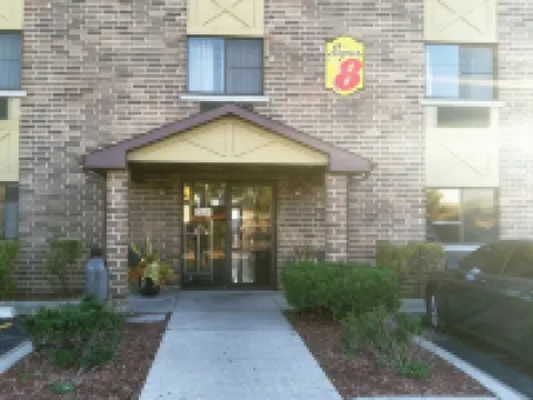Super 8 by Wyndham Bridgeview/Chicago Area Hotels in Bridgeview