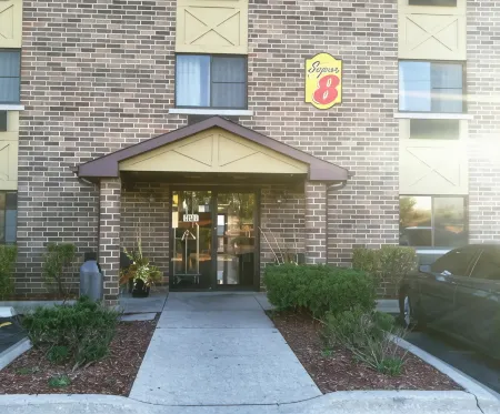 Super 8 by Wyndham Bridgeview/Chicago Area
