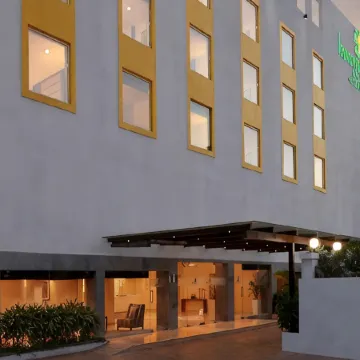 Lemon Tree Hotel Shimona Chennai Отели рядом с достопримечательностью «Гора Святого Томаса»