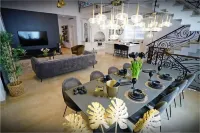 The While House           . Hotels in Caesarea