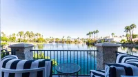 The Chateau at Lake la Quinta - Mountain view