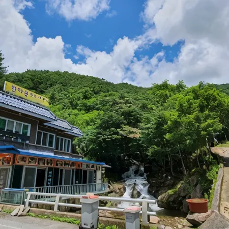 Gurye Banyabong Mountain Pension