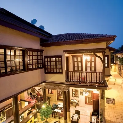 ซิเซโรเน ลอดจ์ โรงแรม โรงแรมใกล้หอนาฬิกา อัลทาลยา