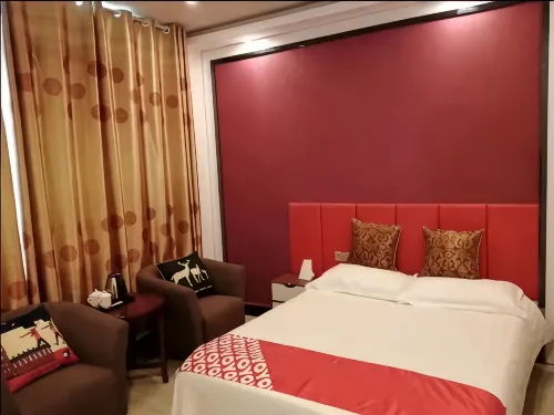 Wanzai Jincheng Business Hotel