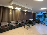 Prima Hotel - สระว่ายน้ำบนดาดฟ้า