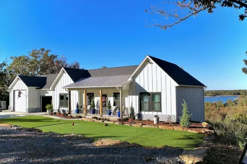 Lakefront Luxury on Lake EufaulaPrivate Gated Retreat — Sleeps 12