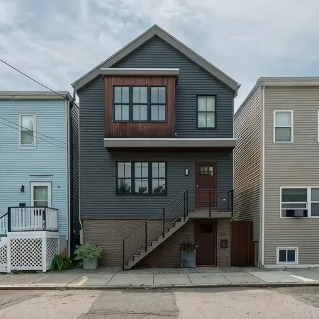 Waterfront Escape - Spectacular Views, Only 5 Minutes from Boston Airport