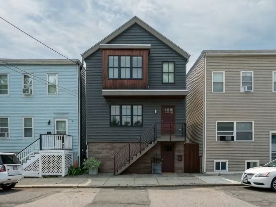 Waterfront Escape - Spectacular Views, Only 5 Minutes from Boston Airport