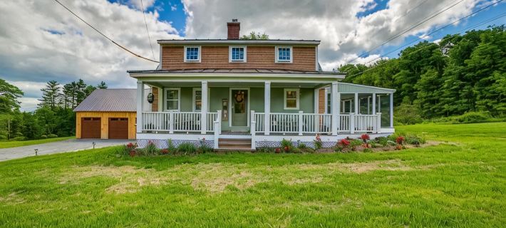 Terrific 3-bedroom cottage with AC in charming Cavendish Hotels in Cavendish