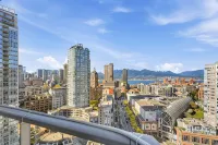 Luxury Downtown Ocean+Mountain views A/C Comfort Pool / hot tub/ sauna/ gym - Jacuzzi