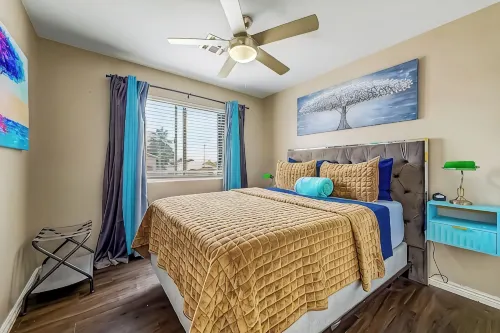 View Fireworks, Restaurants, Stadiums, Heated Pool - 3-Star