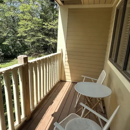 Charming 2-bedroom Stratton Mountain Condo with shuttle service