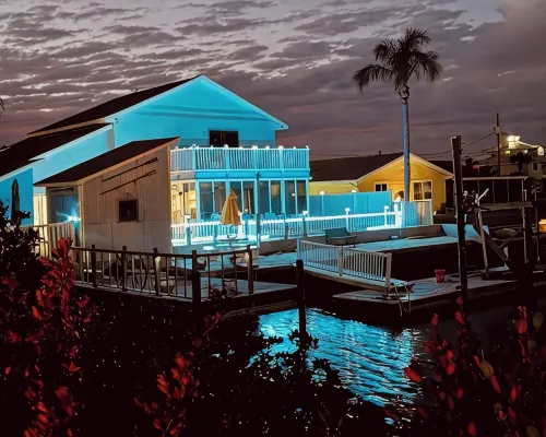 Charming Ocean Front 3-bedroom and 4 Bath  with WiFi and AC in Hernando Beach Hotels in Hernando Beach