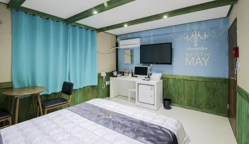 Hotel the May
