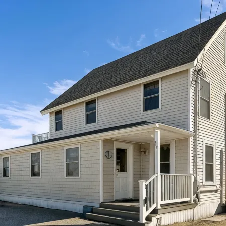 Direct Oceanfront/Beachfront Home in Saco, ME. Family Retreat sleeps 19 