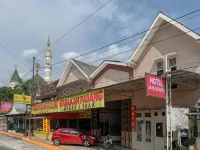 Hotel Jaya Kusuma Near Candi Prambanan