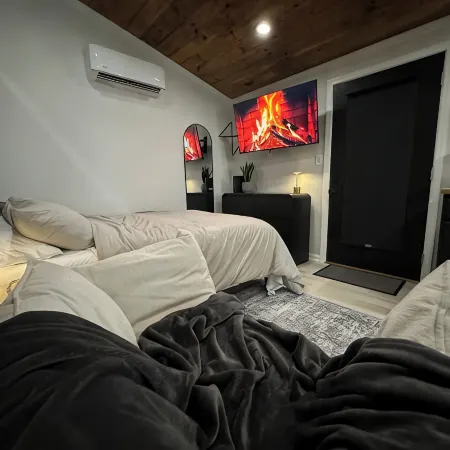 Layla Haus – Marion Tiny Home Fenced Yard Fire Pit 맥도웰 카운티 호텔