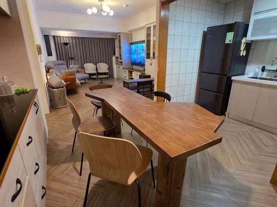 Newly Renovated 3BR 2BA Opposite Taipei 101 - 1 Min to MRT - Elevator - Luxe