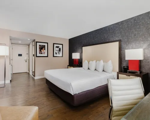 2500 Penn, a Placemakr Experience Hotels near Alexander Pushkin Statue