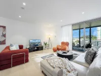 Spacious 3BR in Barangaroo | Free Parking | CBD Hotels in Barangaroo
