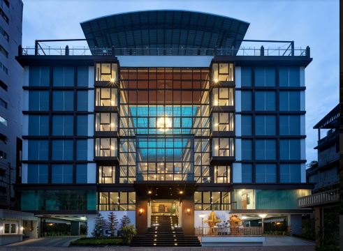 VSK RESIDENCE At Suvarnabhumi Airport Hotels in Bang Phli