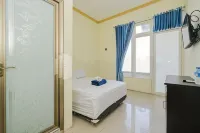 Grand Kencana Guesthouse Syariah near Wisata Bahari Lamongan - Park Yeri