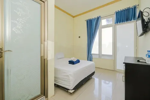 Grand Kencana Guesthouse Syariah Near Wisata Bahari Lamongan