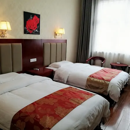 Luonan Rose Yuanxiangcun Inn