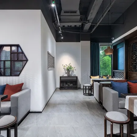 QIANNA HOTEL(Xinmi City Zhongqiang Guangnian) Отели в г. Синьми