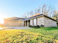 Cozy home just outside of Byram, MS - 民泊