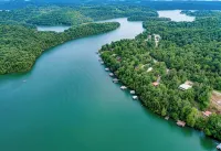 Spacious Lake house with Double Boat Dock & Gently Sloping Lot - 2-Star