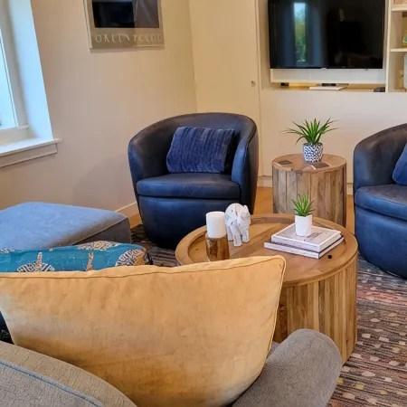 CLASSY, MODERN FAIRHAVEN CONDO WITH GARAGE & EVSE. JUST STEPS TO EVERYTHING!