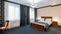 Sibir Hotel - parking