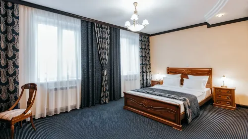 Sibir Hotel - parking